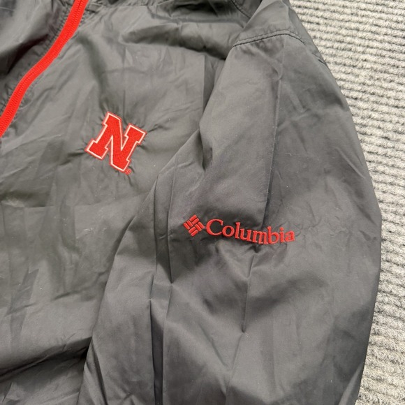 Nebraska Huskers Columbia Full Zip Hooded Windbreaker Jacket Men's Medium Rain - Picture 5 of 8